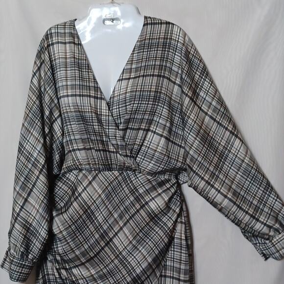 ZARA Women's Gray Plaid Dress With Dolman Sleeve. Size M - Picture 7 of 12